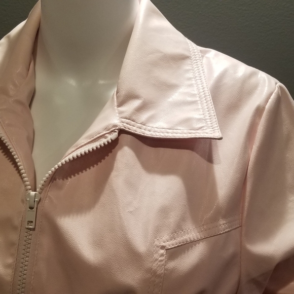 Jennyfer J Pink Vinyl Belted Coat. Size Medium - Picture 4 of 6